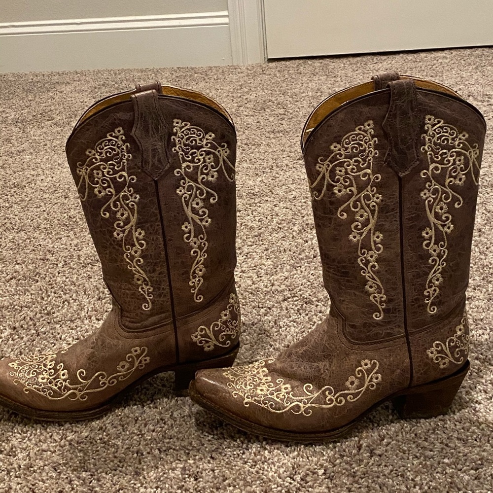 TN Brown/ Bone Embroidery Boots